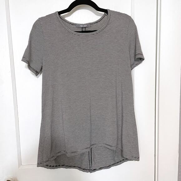 Coin 1804 white black stripe back button short sleeve top Small - Picture 1 of 4